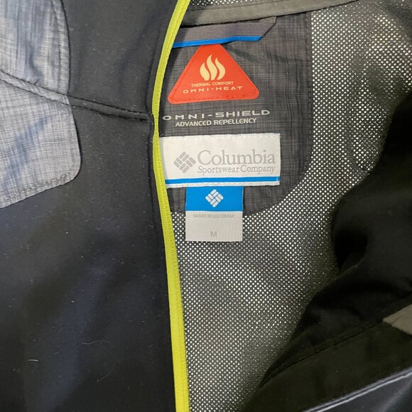 Columbia light weight Jacket plus 2 free fall/spring jacket size M - Picture 4 of 15